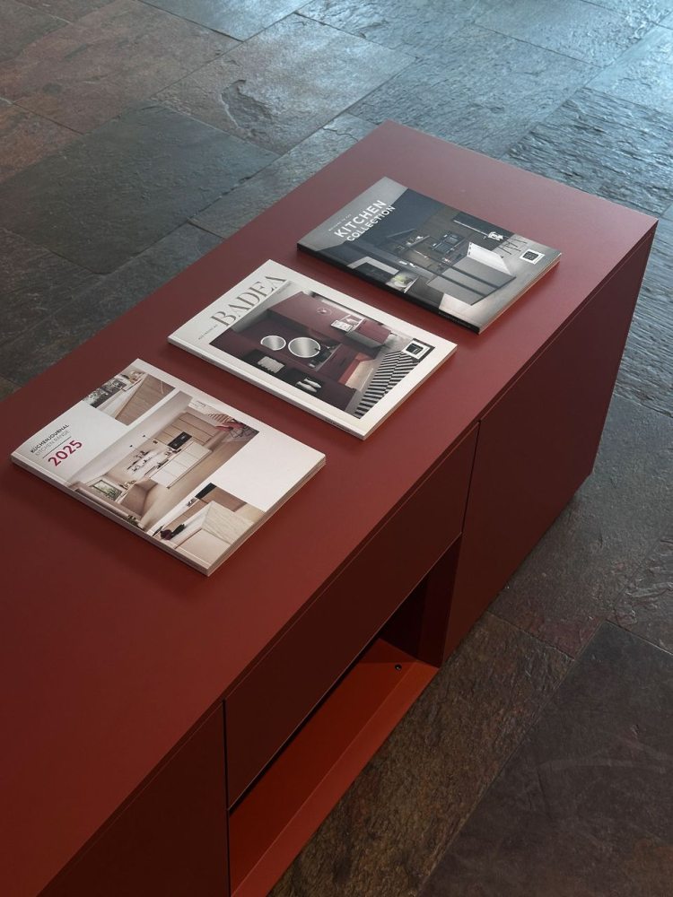 Showroom Interior Studio